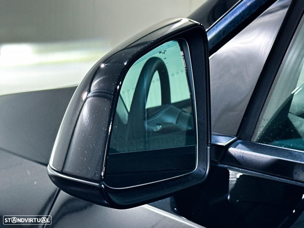 Tesla Model Y Long Range Dual Motor AWD - 17