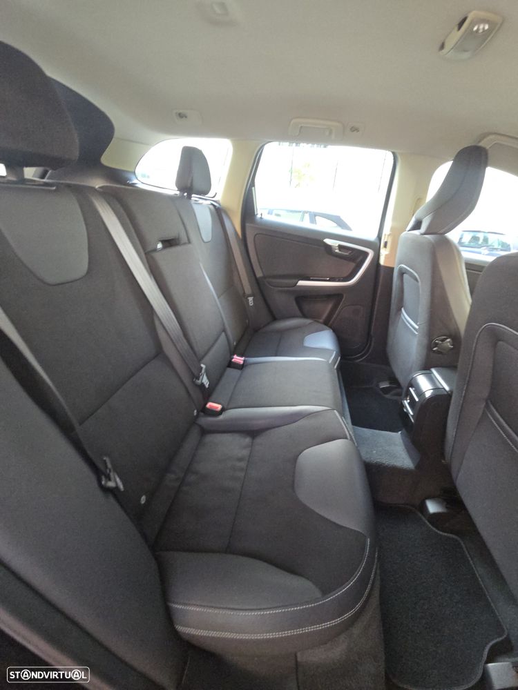 Volvo XC 60 2.0 D3 Drive Momentum Start/Stop - 25