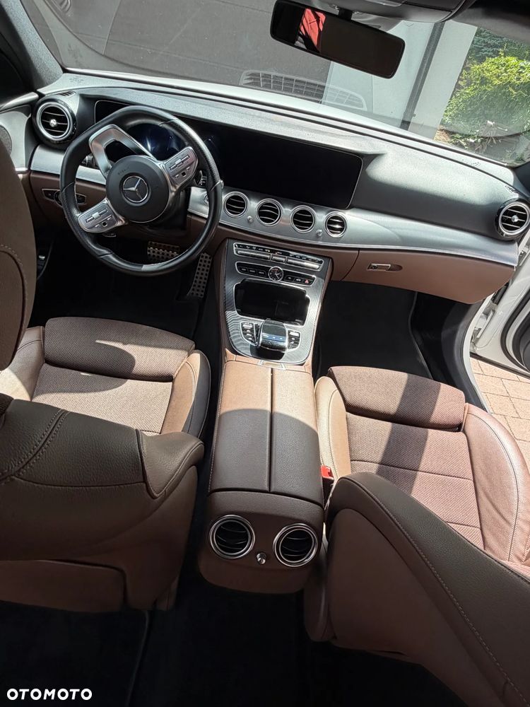 Mercedes-Benz Klasa E 220 d 4-Matic - 21
