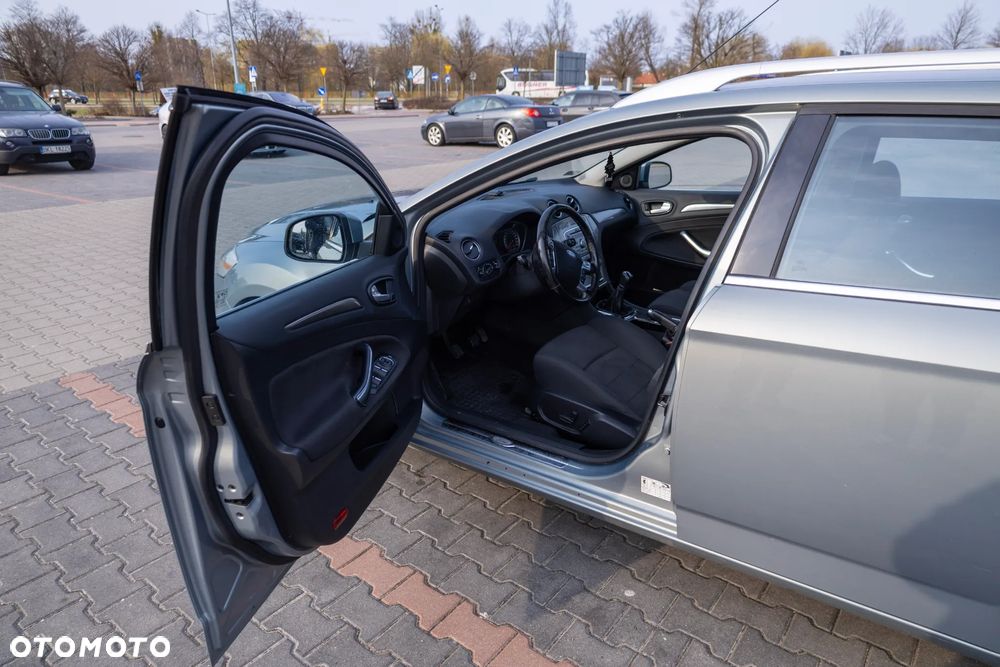 Ford Mondeo 2.0 Titanium - 19