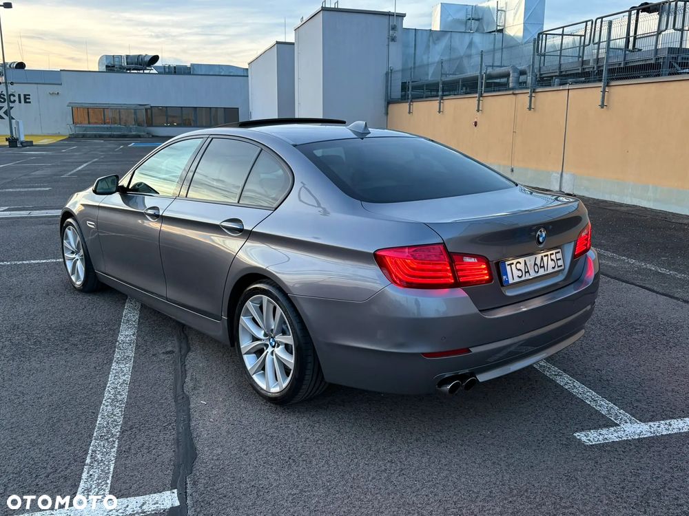 BMW Seria 5 520d xDrive - 17