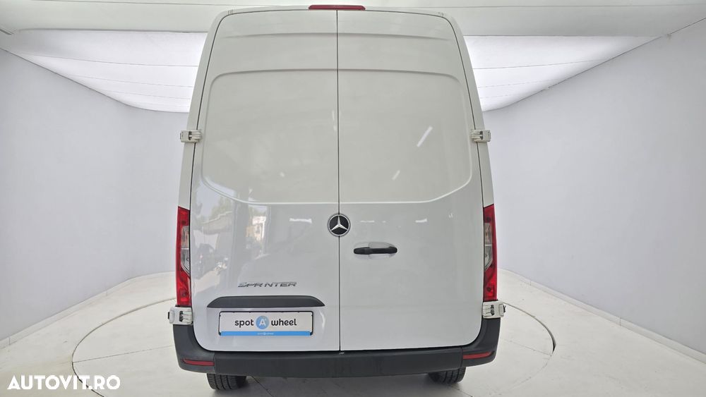 Mercedes-Benz Sprinter - 7
