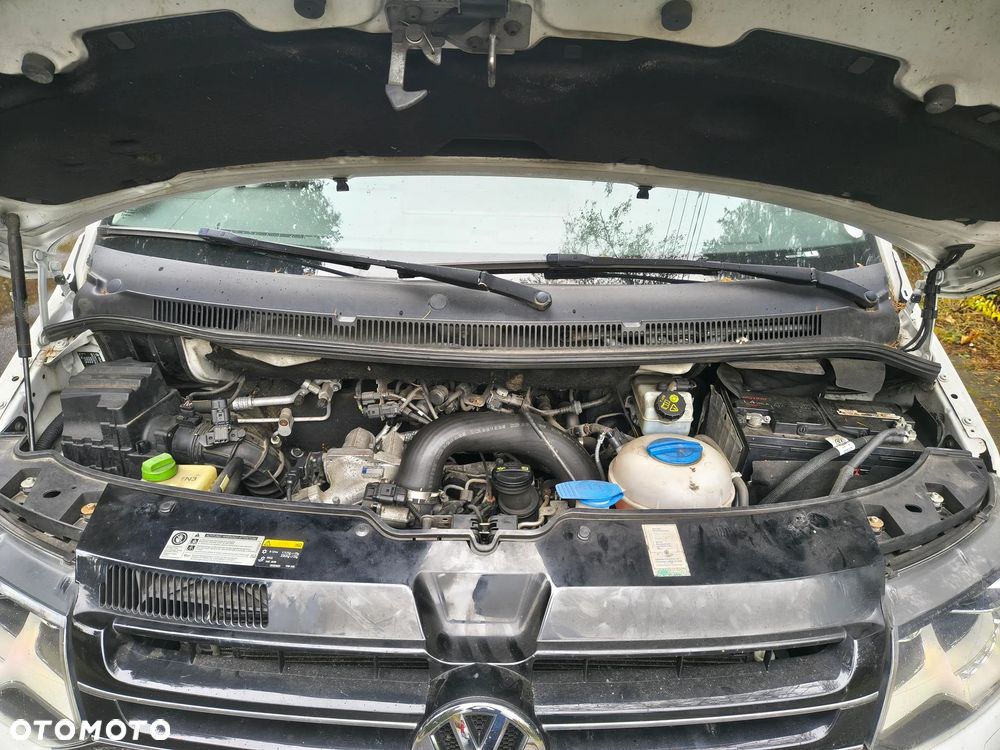 Volkswagen Multivan - 24
