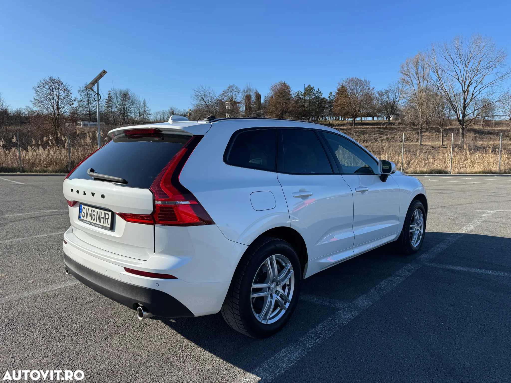 Volvo XC 60 B4 MHEV AWD Momentum - 4