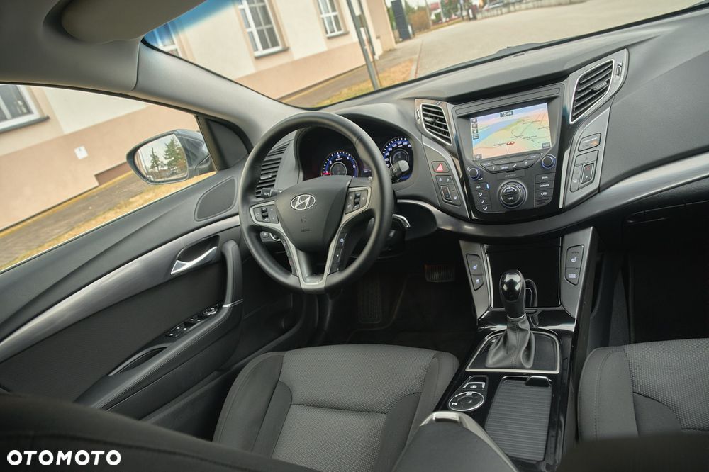 Hyundai i40 Kombi 1.7 CRDi DCT Premium - 3