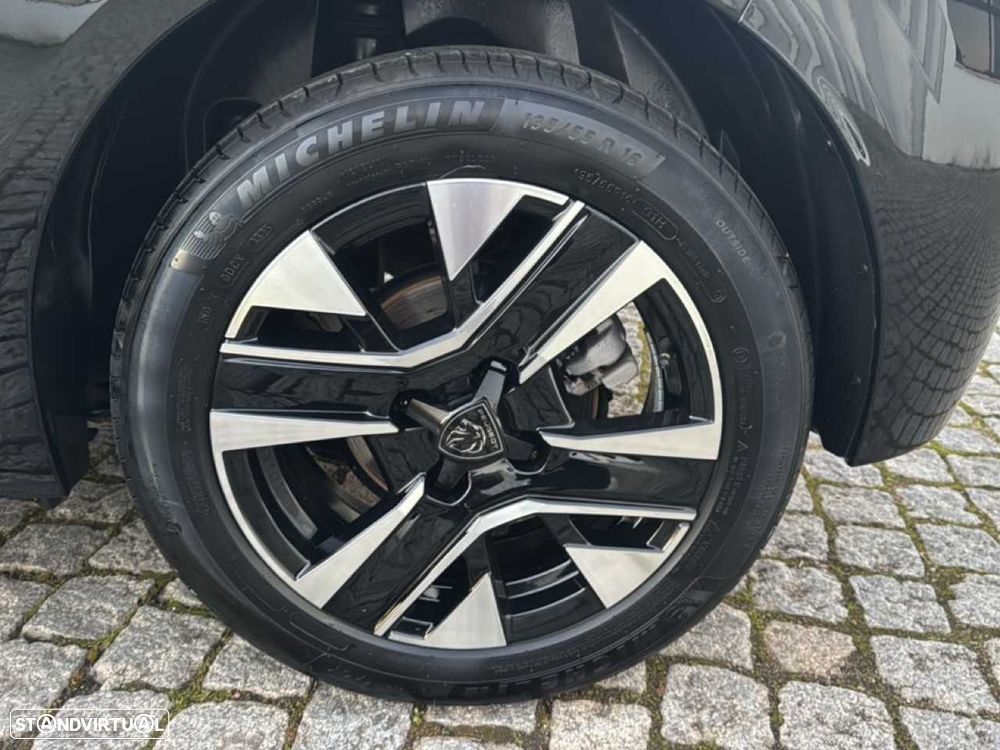 Peugeot 208 1.2 Hybrid Allure e-DCS6 - 11