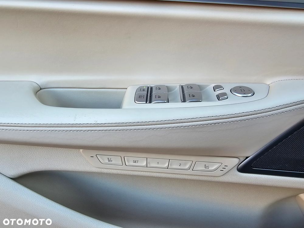 BMW Seria 7 730d mHEV - 24