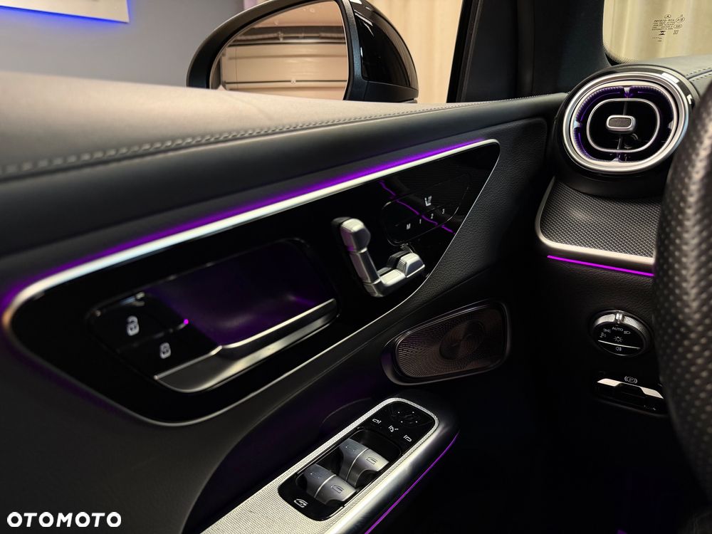 Mercedes-Benz GLC 300 4Matic 9G-TRONIC AMG Line - 25