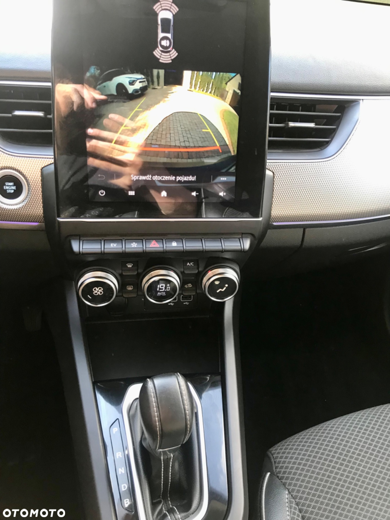 Renault Arkana 1.6 E-TECH Intens MMT - 13