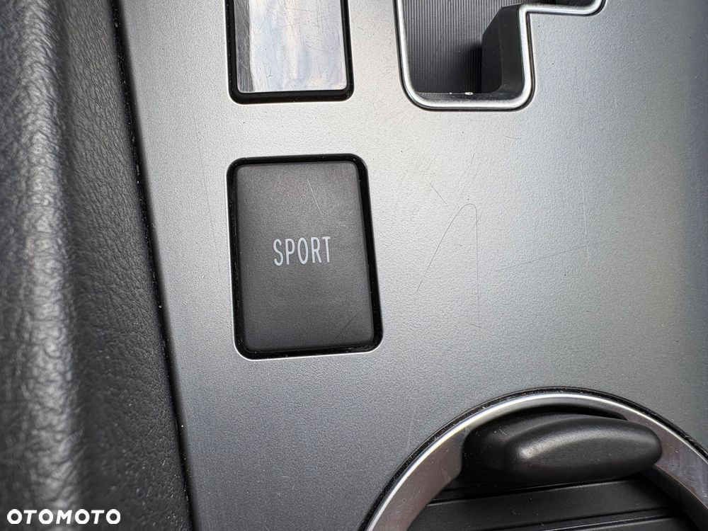 Toyota Avensis 1.8 Premium MS - 23