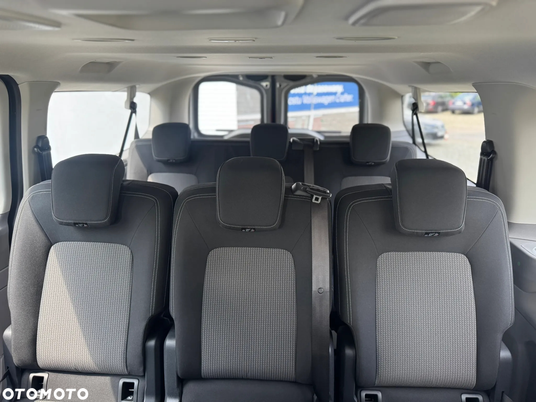 Volkswagen Caravelle - 18
