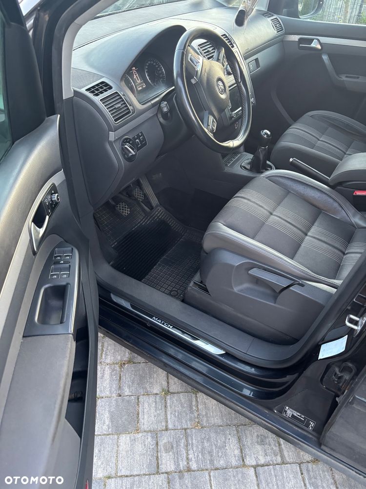 Volkswagen Touran 1.6 TDI DPF BlueMotion Technology MATCH - 11