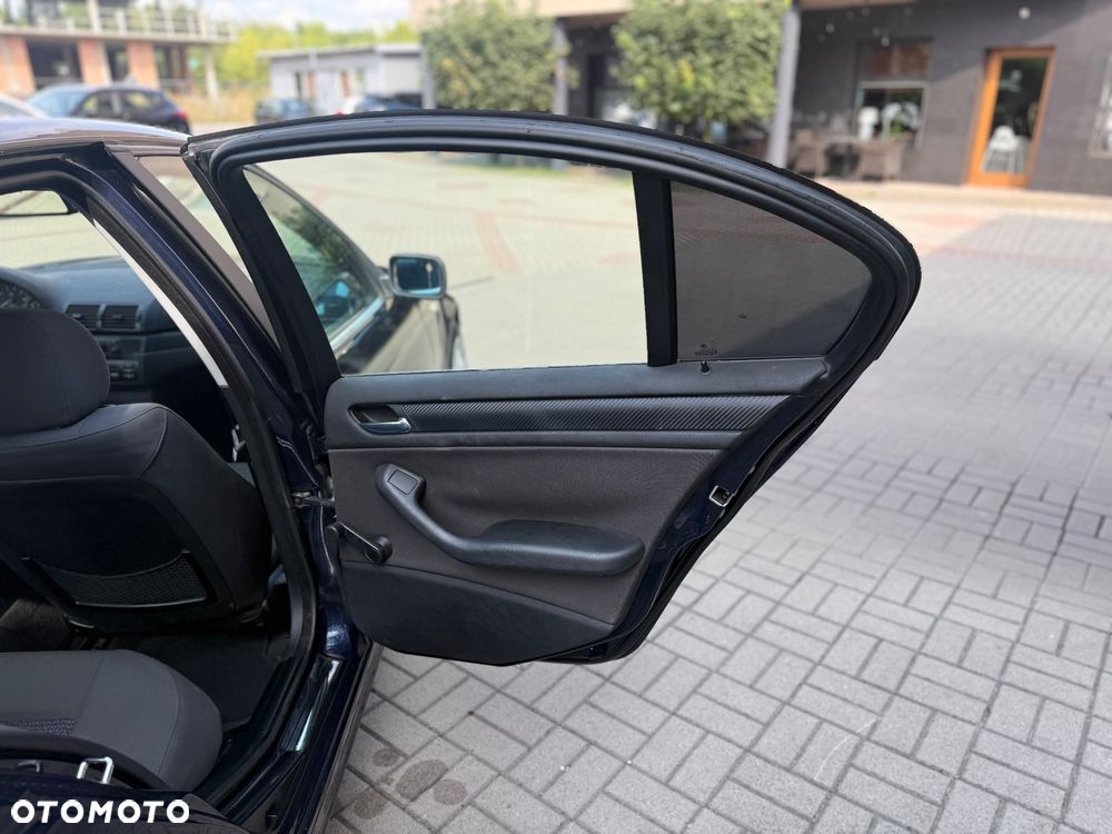 BMW Seria 3 320i Edition Exclusive - 18