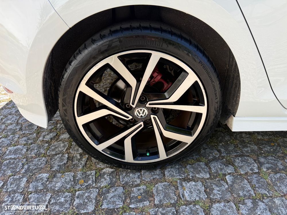 VW Golf 1.6 TDi R-Line DSG - 8