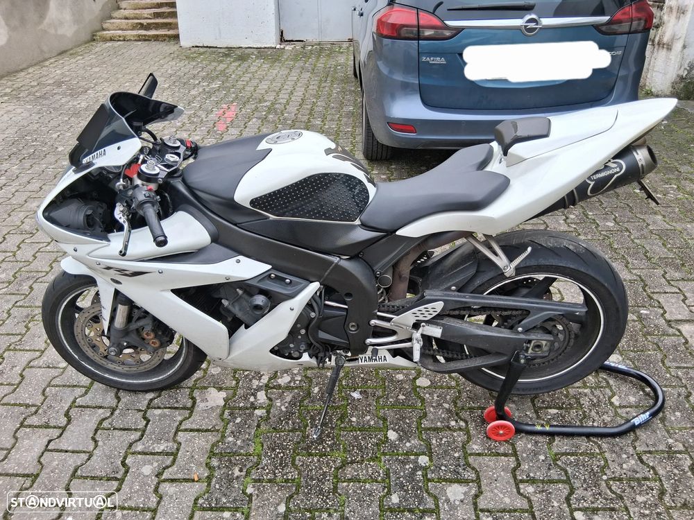Yamaha YZF - 6