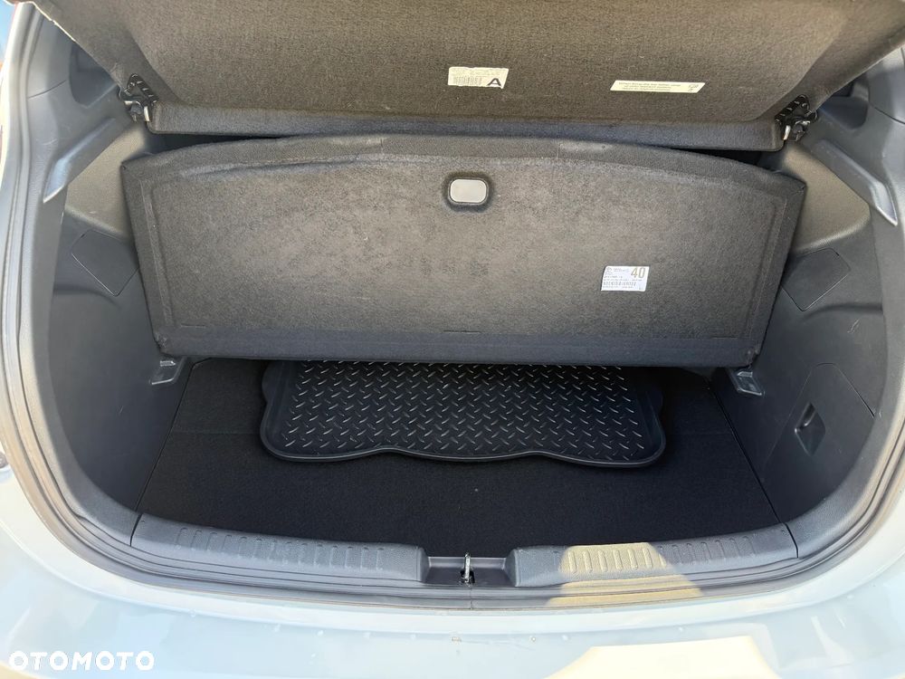Toyota Yaris Hybrid 1.5 Selection Style - 13