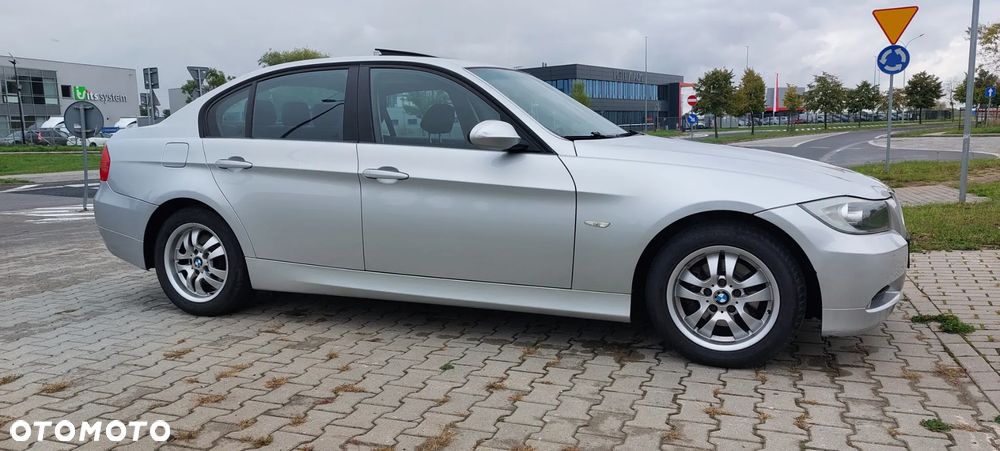 BMW Seria 3 318d - 11