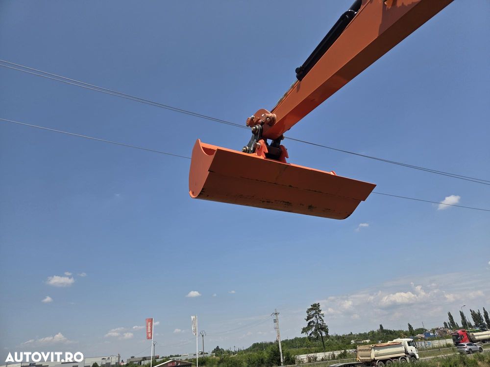 Hitachi ZX26U-6, 2,7tone, 2025, 995h, CUPLA RAPIDA HIDRAULICA+3 CUPE NOI, inst picon pe brate, senile cauciuc 90% ok, latime 1,5m, adancime sapare 3m, ridica 1,7tone, posibilitate leasing 4 ani, CA NOU-PROMOTIE 31.900 EUR+Tva - 38