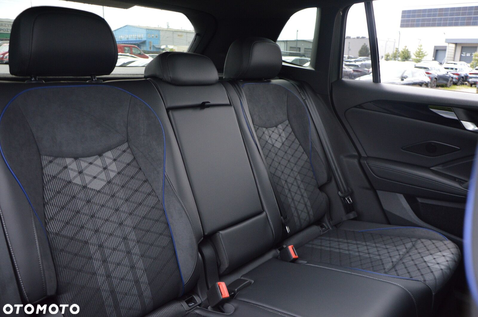 Volkswagen Tiguan - 12
