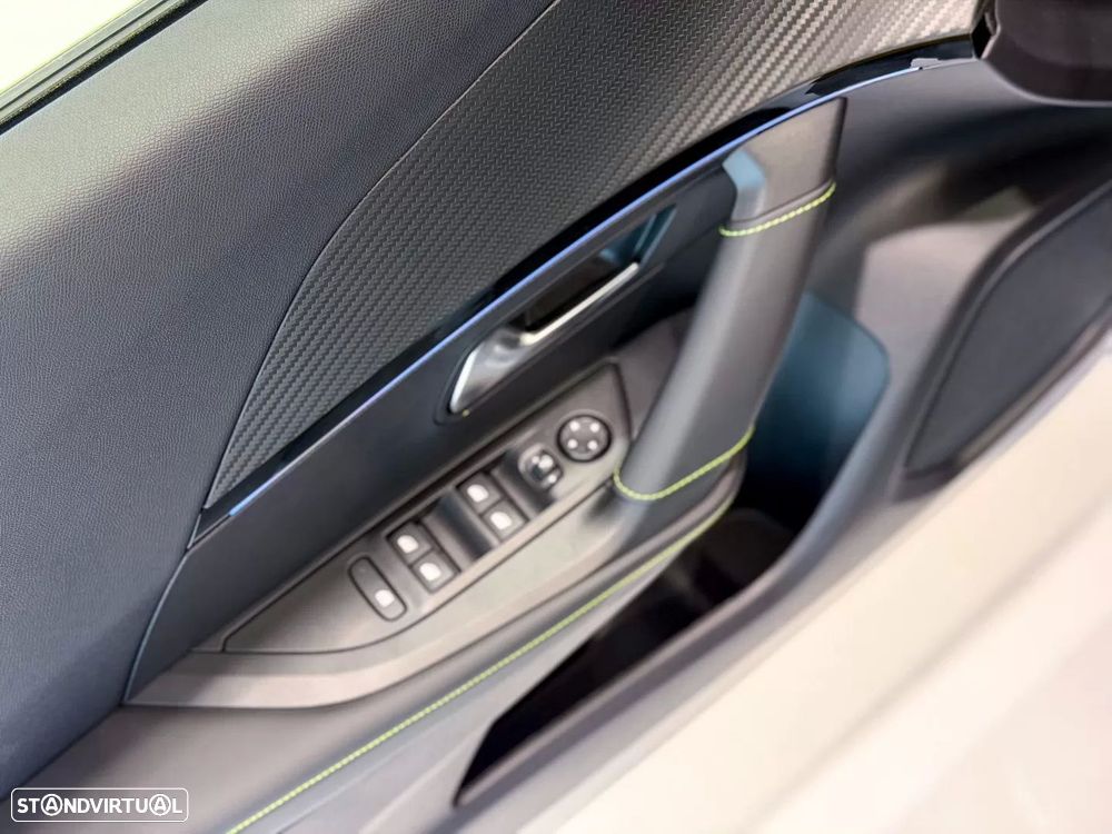 Peugeot e-2008 50 kWh GT - 30