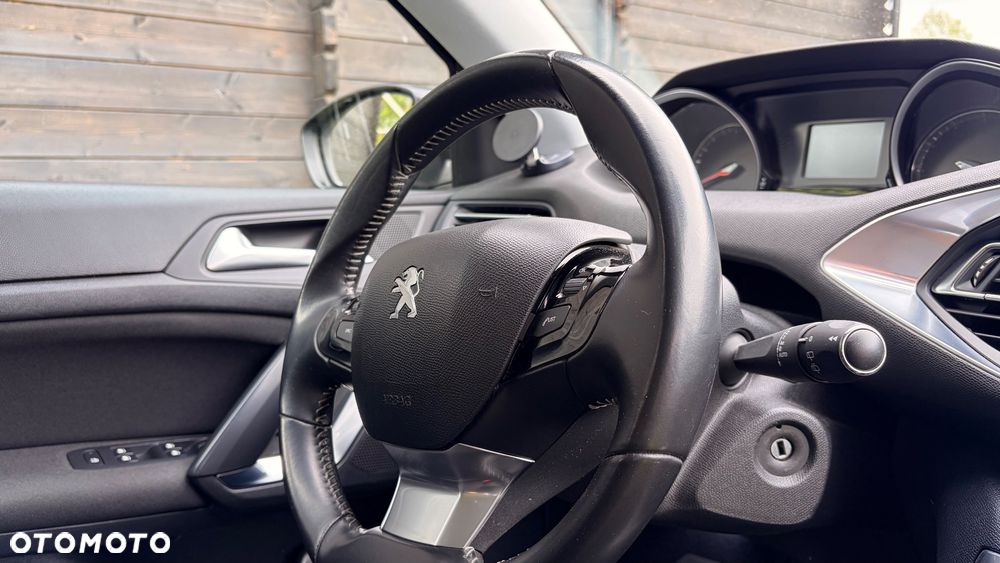 Peugeot 308 PureTech 130 GPF Stop & Start Allure Business-Paket - 11