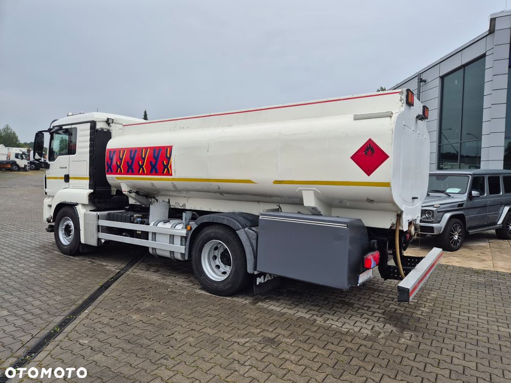 MAN TGS 18.360 / CYSTERNA / PALIWA + OLEJE / ADR / EURO 5 / 11M3 / 3 KOMORY / KABINA SYPIALNIANA / 1WŁ - 13