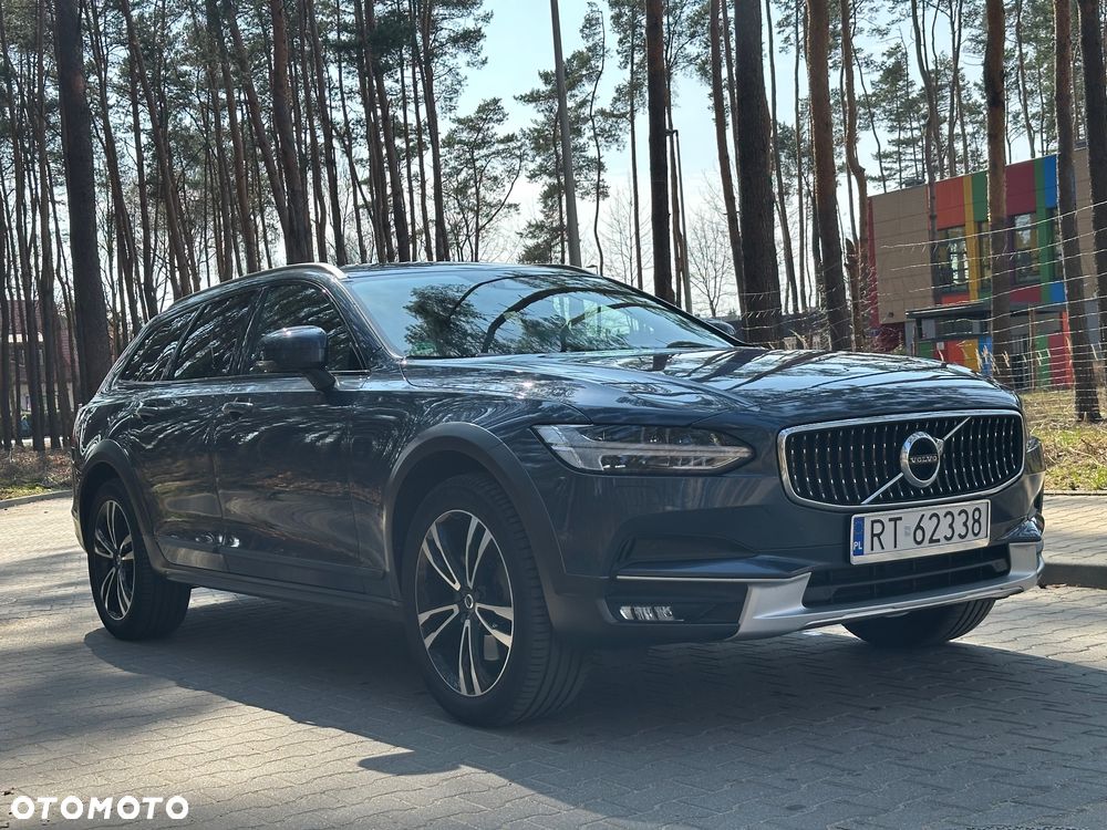 Volvo V90 D5 SCR AWD Momentum - 4