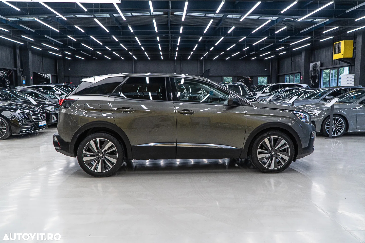 Peugeot 3008 1.2 PureTech Turbo S&S EAT8 Allure - 19