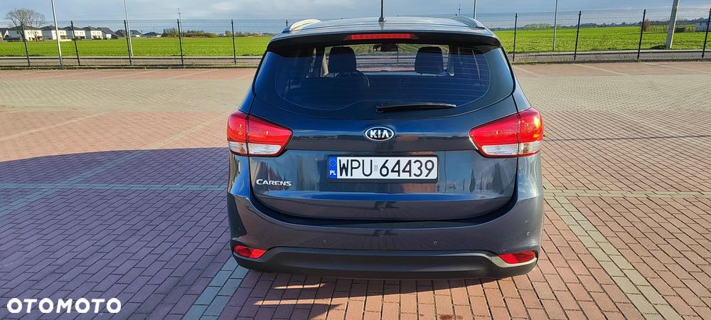 Kia Carens - 7
