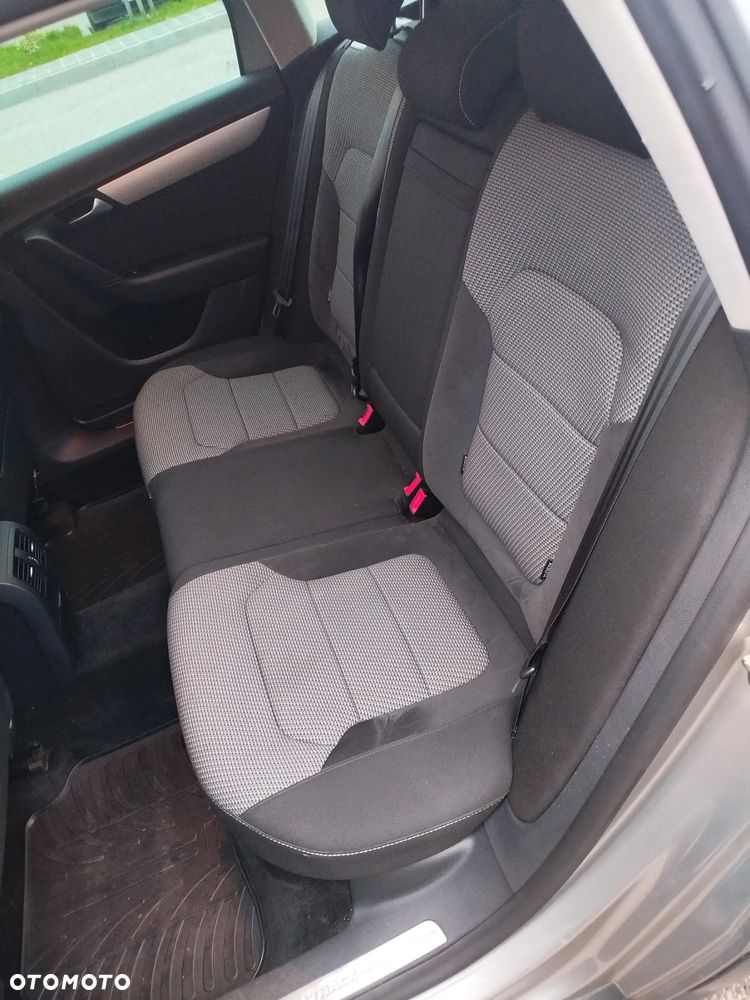 Volkswagen Passat Alltrack - 8