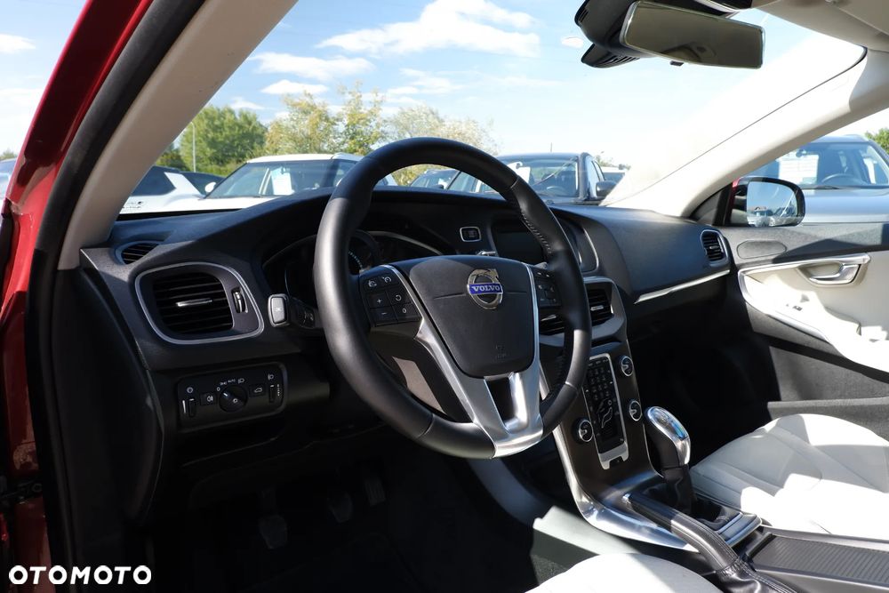 Volvo V40 D2 Momentum - 26