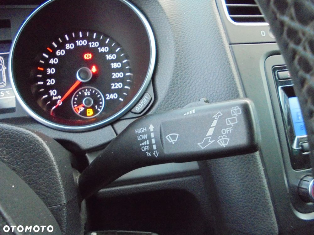 Volkswagen Golf 1.6 TDI DPF Comfortline - 30