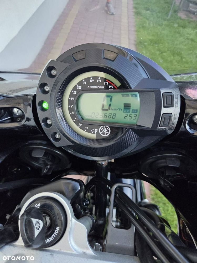 Yamaha FZ - 8