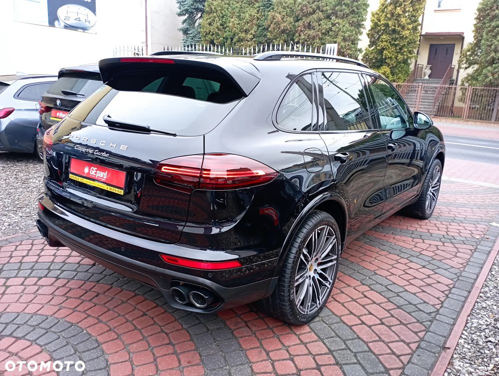Porsche Cayenne Turbo - 4