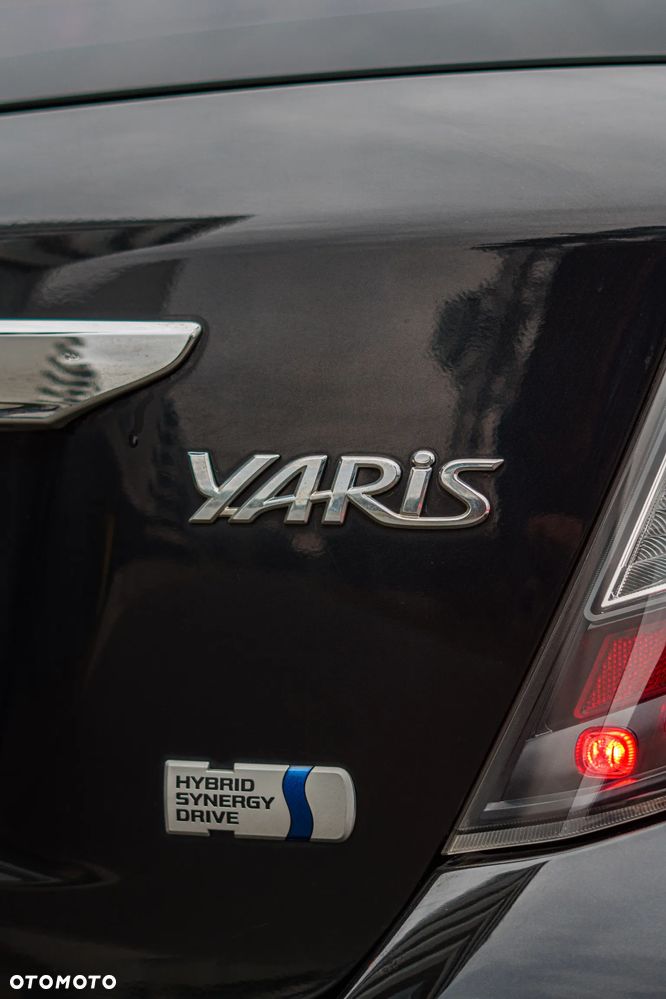 Toyota Yaris Hybrid 100 Life - 6