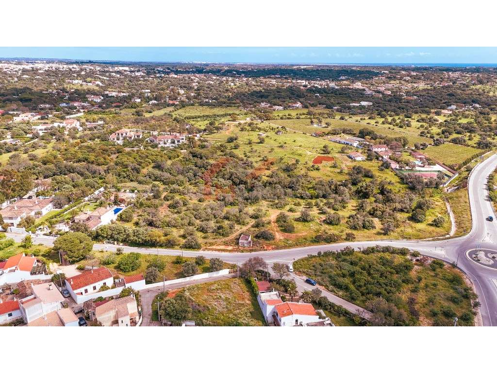 Terreno urbano com grande potencial de construção - Almancil - Grande imagem: 3/6