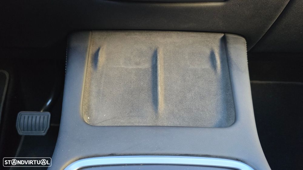 Tesla Model Y Long Range Tração Integral - 44