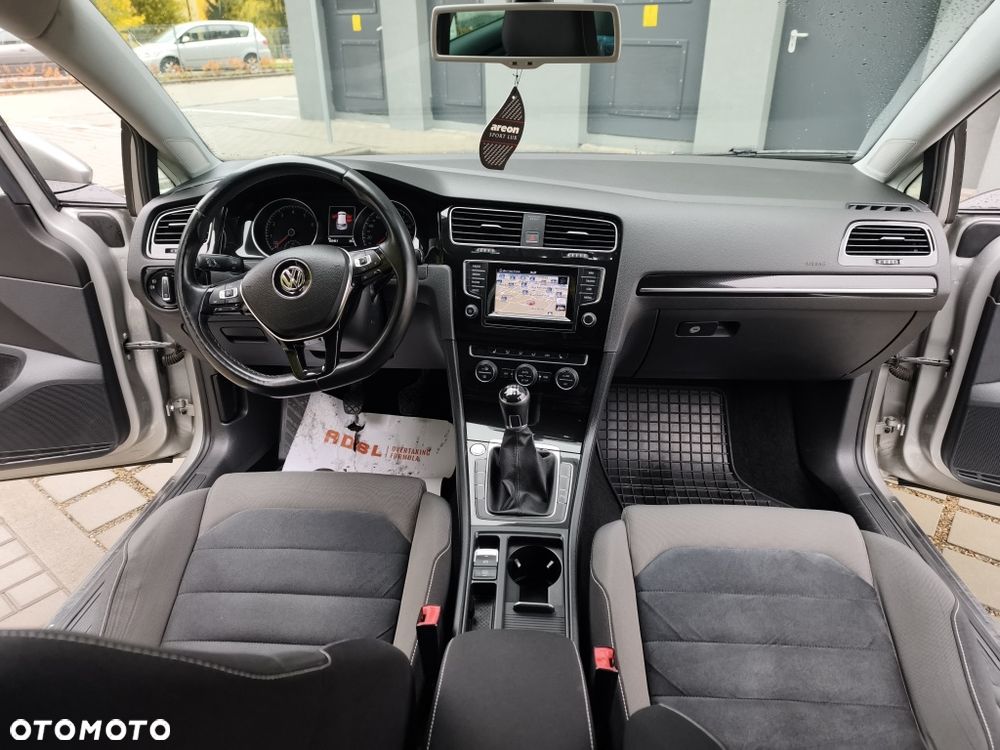 Volkswagen Golf - 5