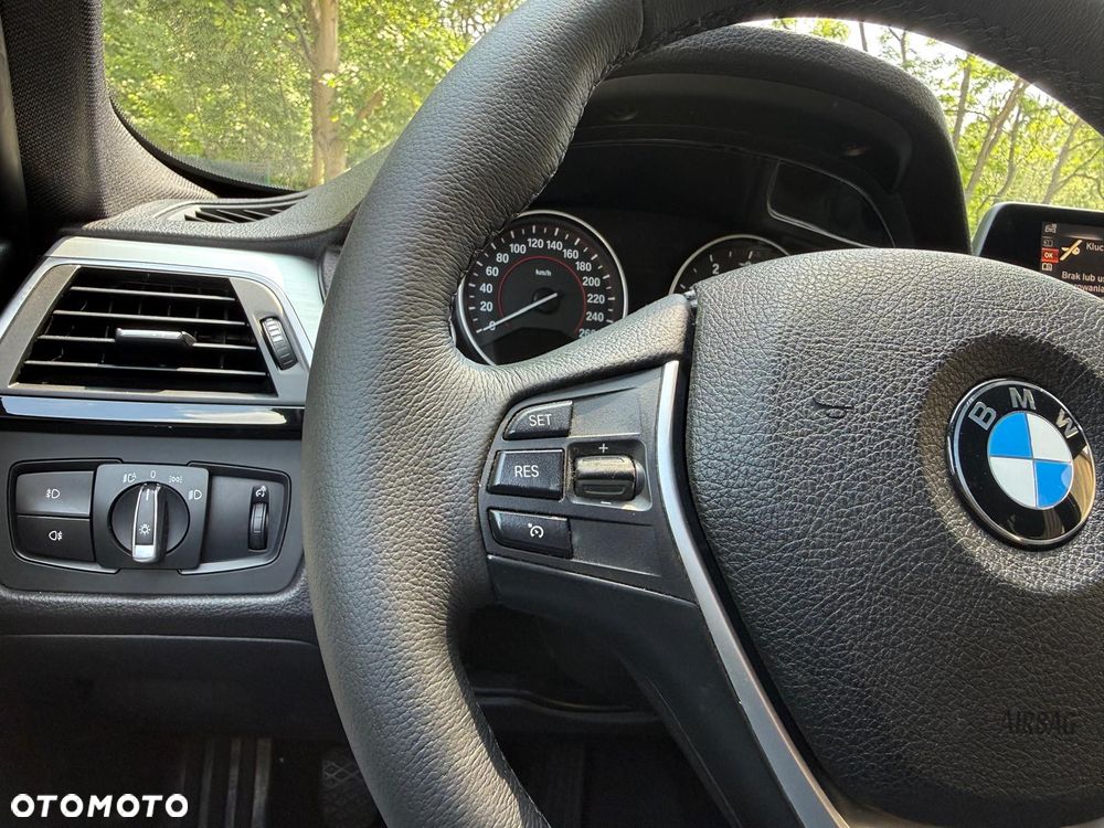 BMW Seria 3 318d Sport Line - 29
