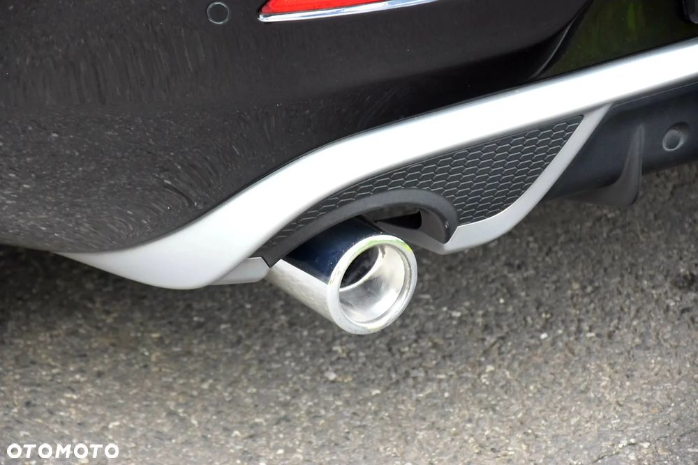 Volvo V40 D3 Geartronic RDesign - 32