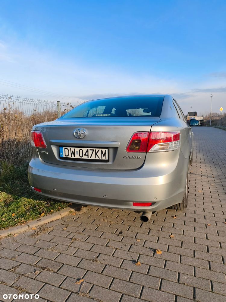 Toyota Avensis 2.0 Sol plus - 16