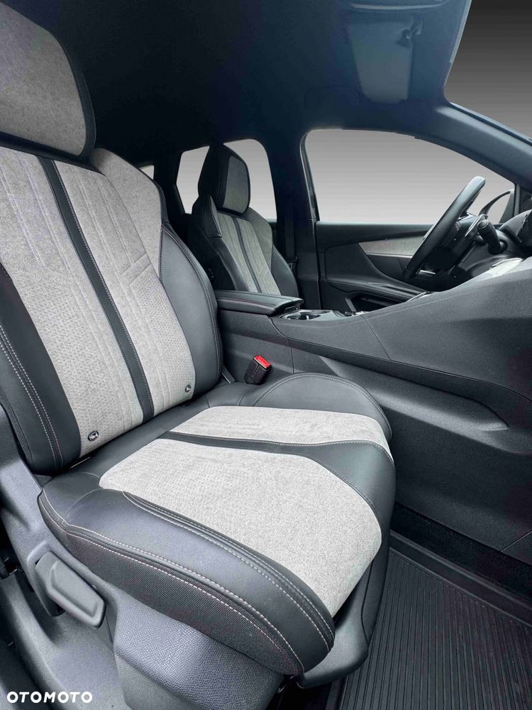 Peugeot 3008 1.6 PureTech HYbrid4 GT Line S&S EAT8 - 17