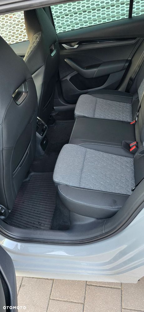 Skoda Octavia 2.0 TDI Sportline DSG - 19