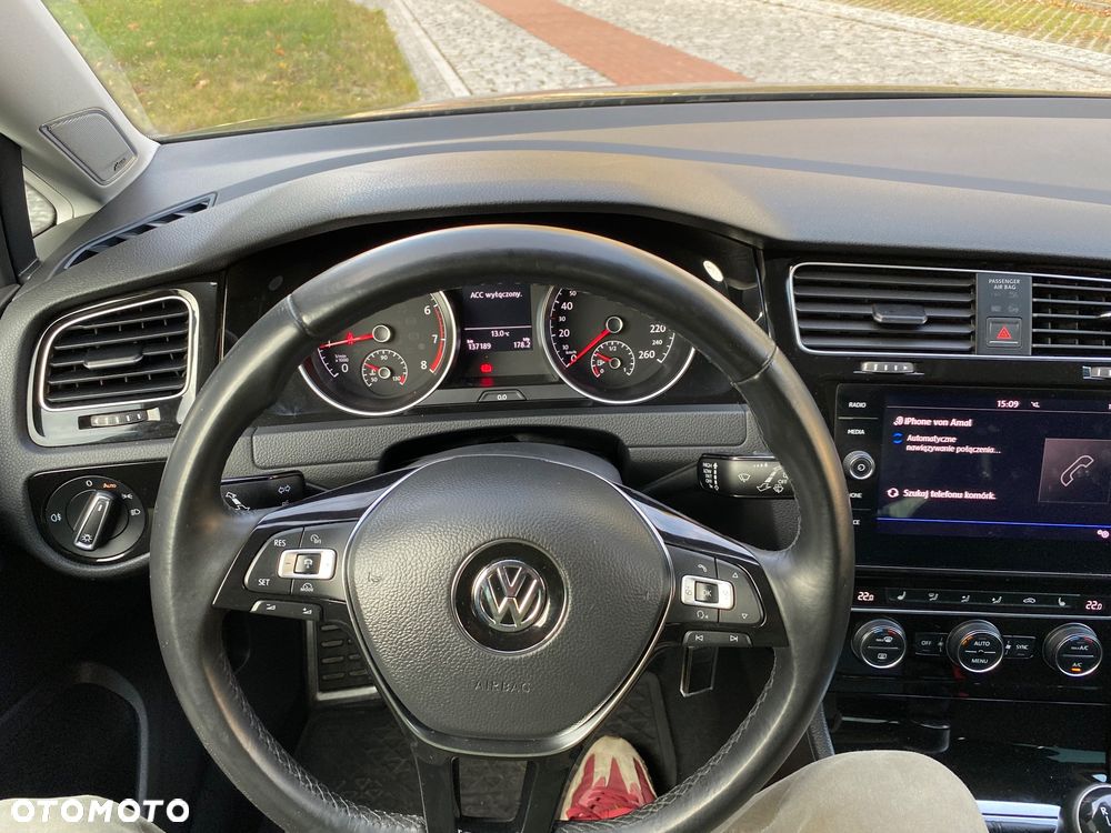 Volkswagen Golf - 39