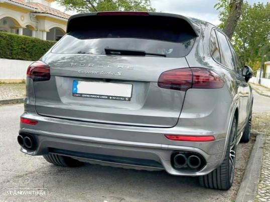 Porsche Cayenne Turbo S Tiptronic S - 5