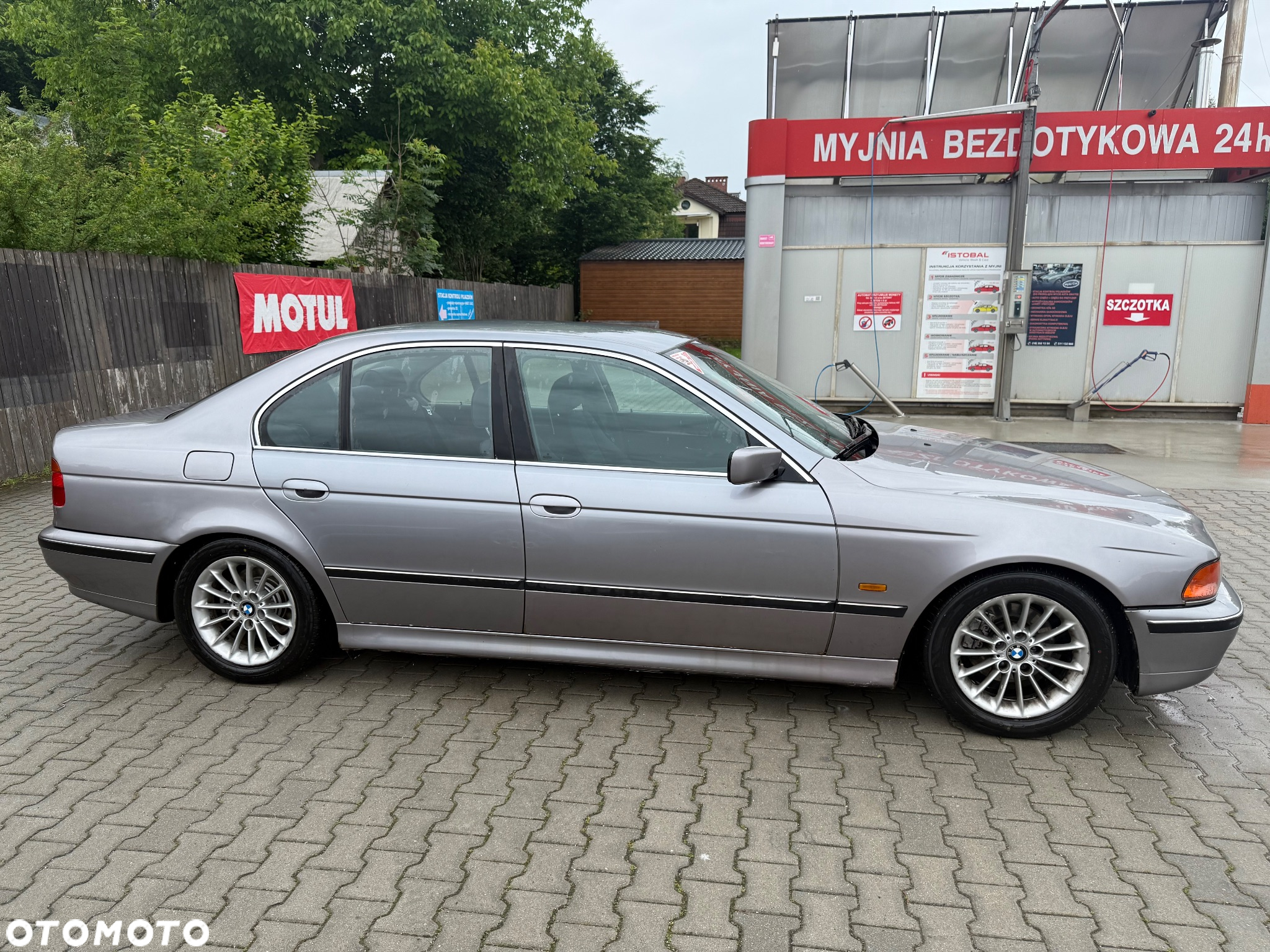 BMW Seria 5 523i - 5