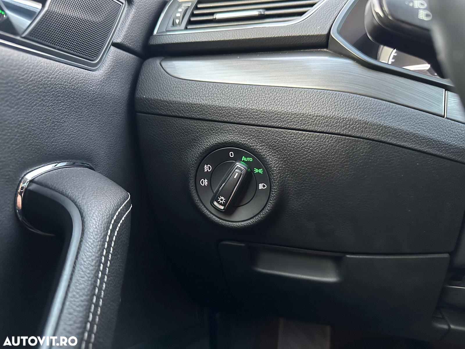 Skoda Superb 2.0 TDI DSG Ambition - 28