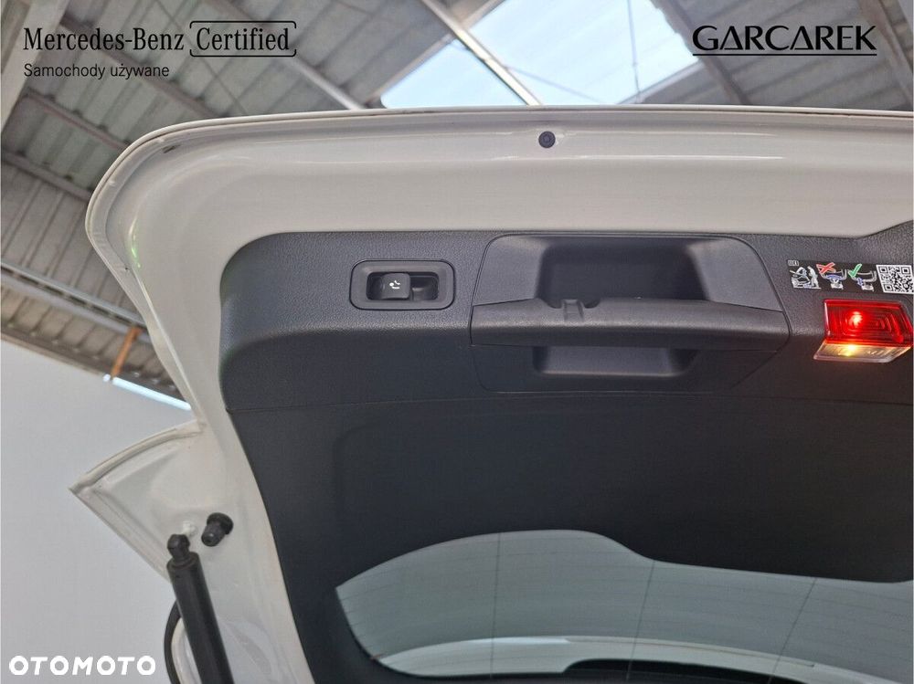 Mercedes-Benz GLB - 13