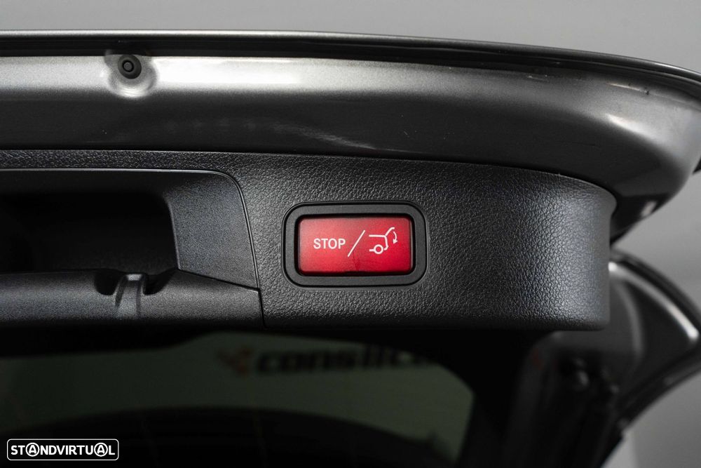 Mercedes-Benz GLA 250 e Progressive - 17