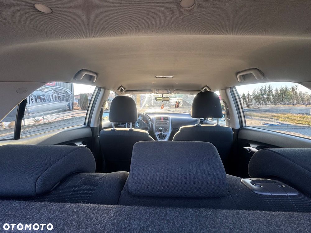 Toyota Auris - 11